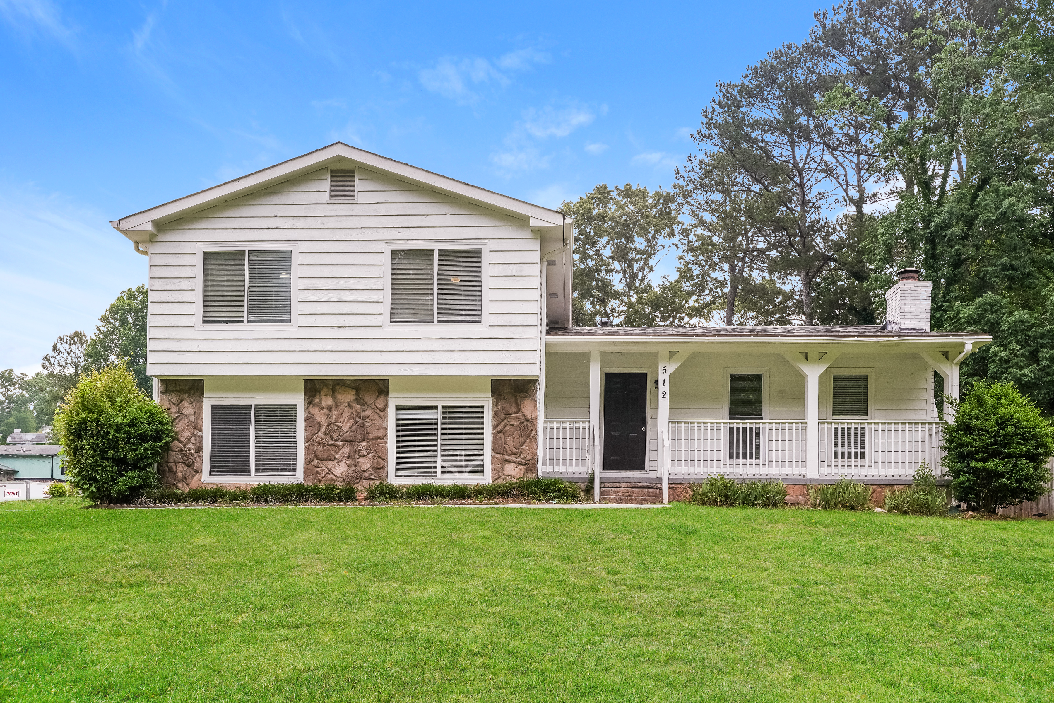 512 CHANTERELLE DR STONE MOUNTAIN, GA 30087